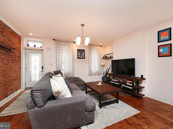 2nd image of 2068 E Cumberland St