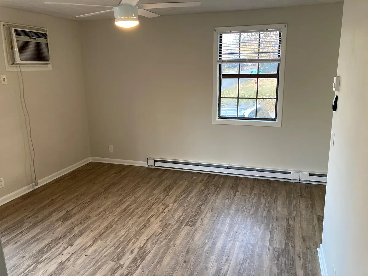 Building Photo - 3346 Falls Creek Dr