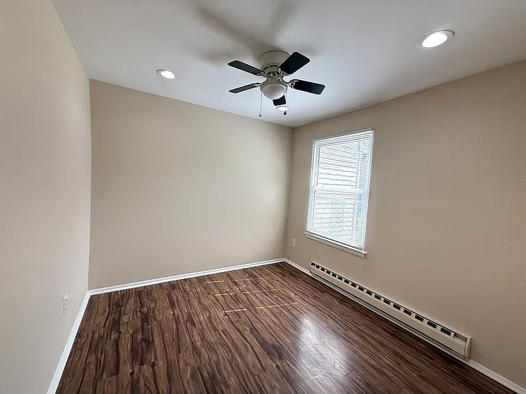 521 W Loch Lomond Dr — Photo 13