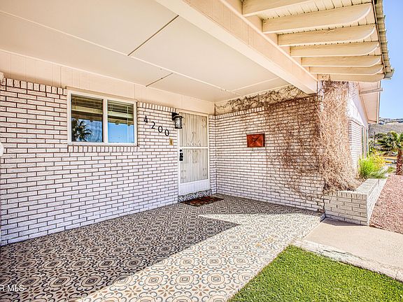 4th image of 4200 Ridgecrest Dr