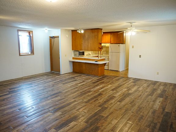 4th image of 507 8th St APT 302