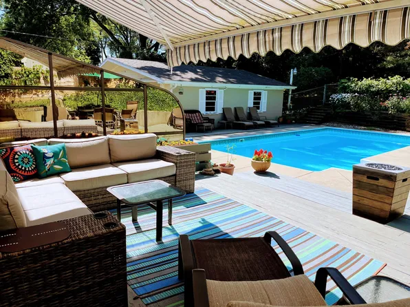 412 Comstock Blvd NE, Grand Rapids, MI 49505