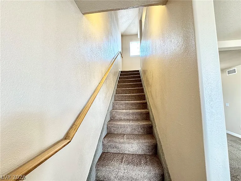 1731 Pershing Ave #B — Photo 10