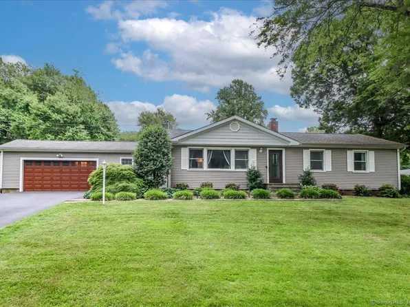 4 Sutton Place, Trumbull, CT 06611