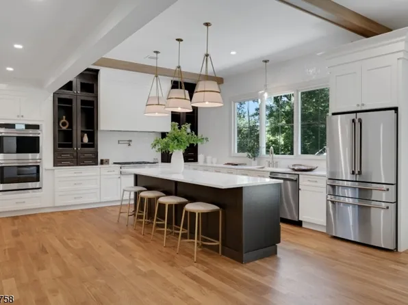 51 Brookside Ter, North Caldwell Boro, NJ 07006