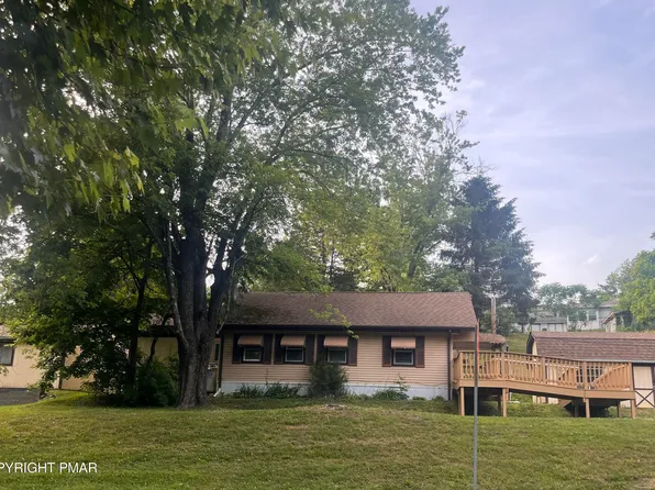 211 Baabe Ln, Stroudsburg, PA 18360