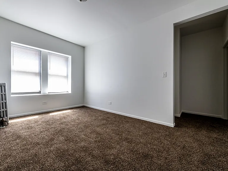 8100 S Essex Ave — Photo 17