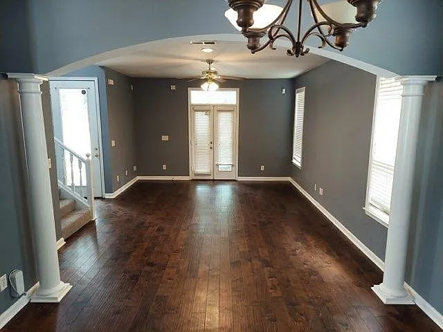 3 bed, 2.5 bath, 1715 sqft, $2,500 — Photo 3