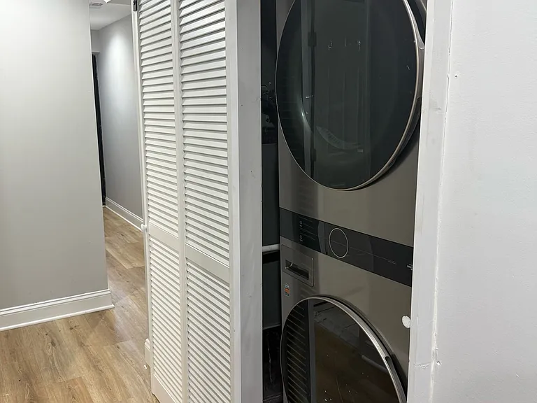 2317 Barclay St #1 — Photo 5