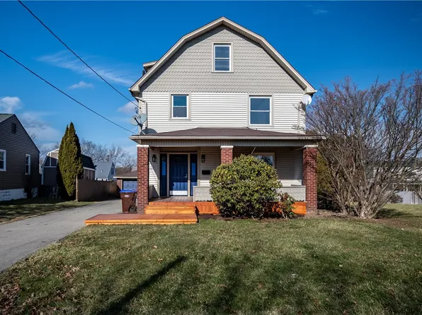 1049 Hillcrest St, Sharon, PA 16146