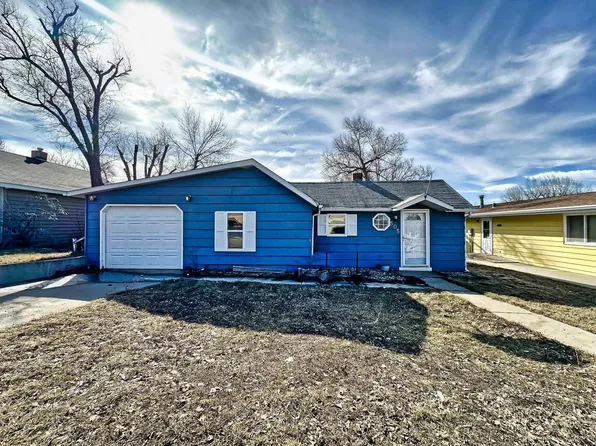 505 2nd Ave NE, Watford City, ND 58854