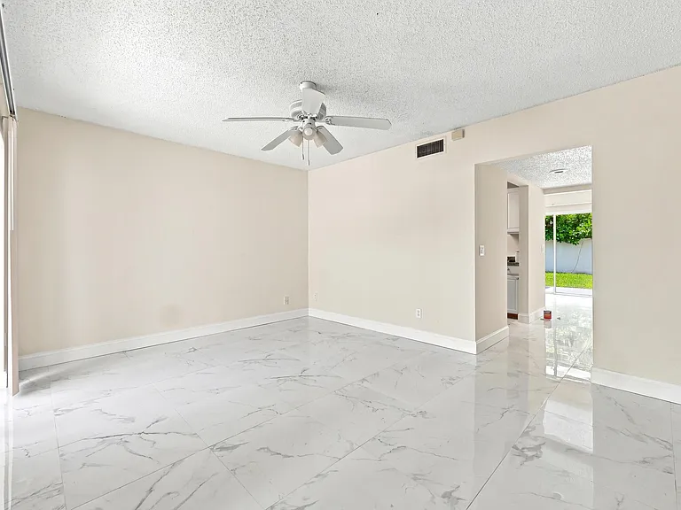 5120 Elmhurst Rd #A — Photo 17