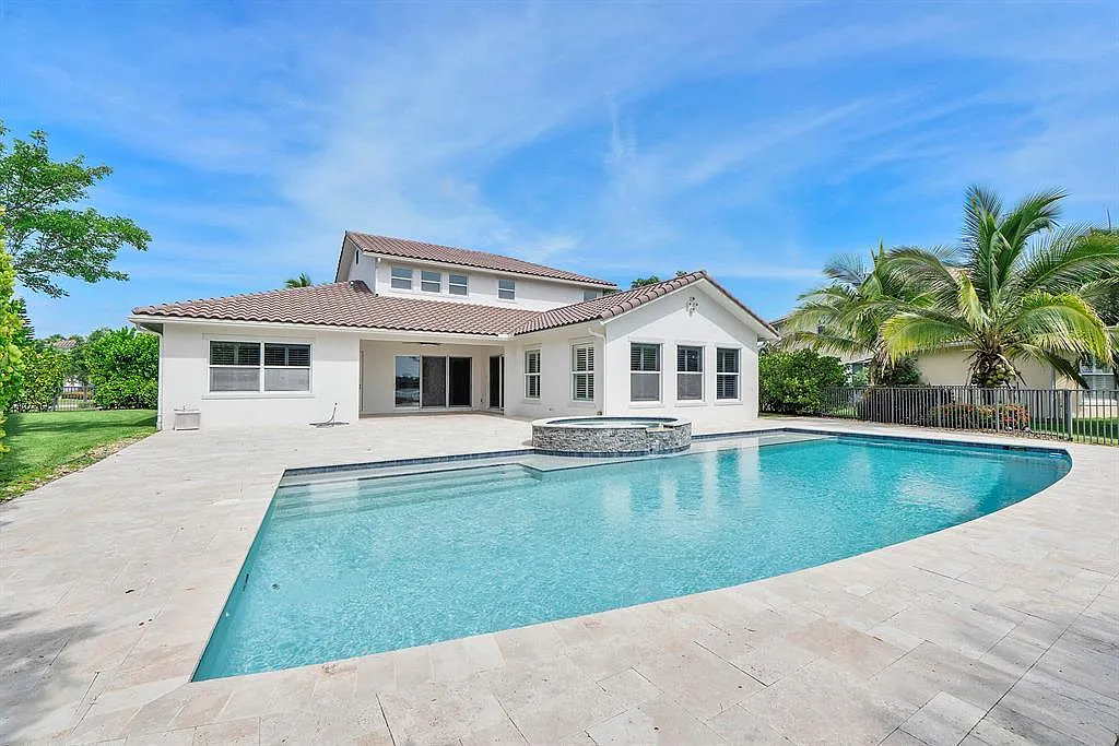 6 bed, 4.5 bath, 4117 sqft, $8,900 — Photo 3