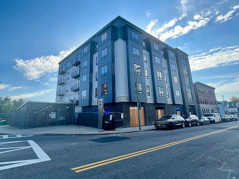 The Frances at Ashmont Flats — Photo 5