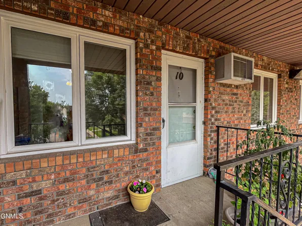 228 W Turnpike Ave APT 10, Bismarck, ND 58501