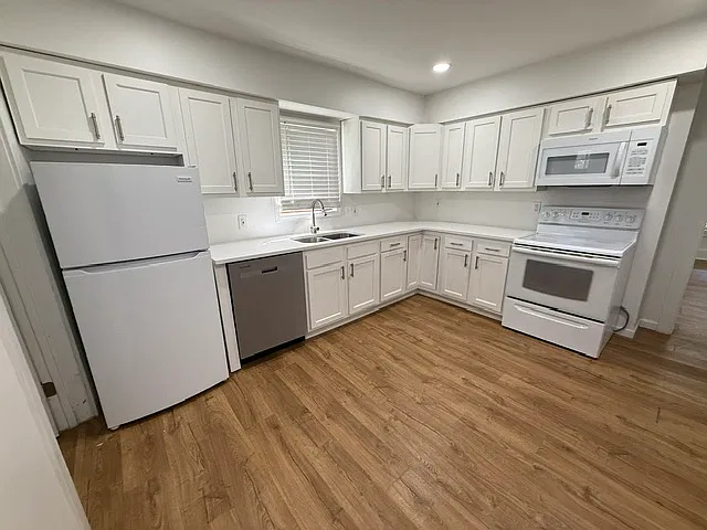 2 bed, 952 sqft, $1,200 — Photo 3