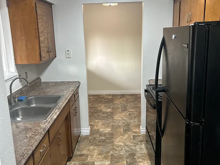 135 Onyx St #7 — Photo 6