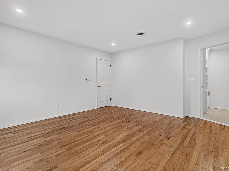 234 Betsy Ross Dr — Photo 28