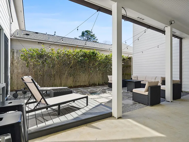 1656 Belmont Ave — Photo 13