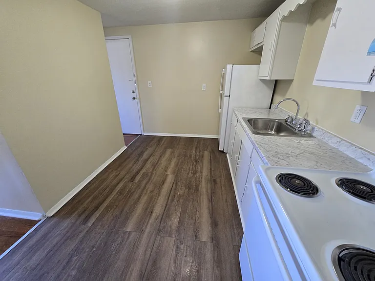 110 Maltby St #12B — Photo 6