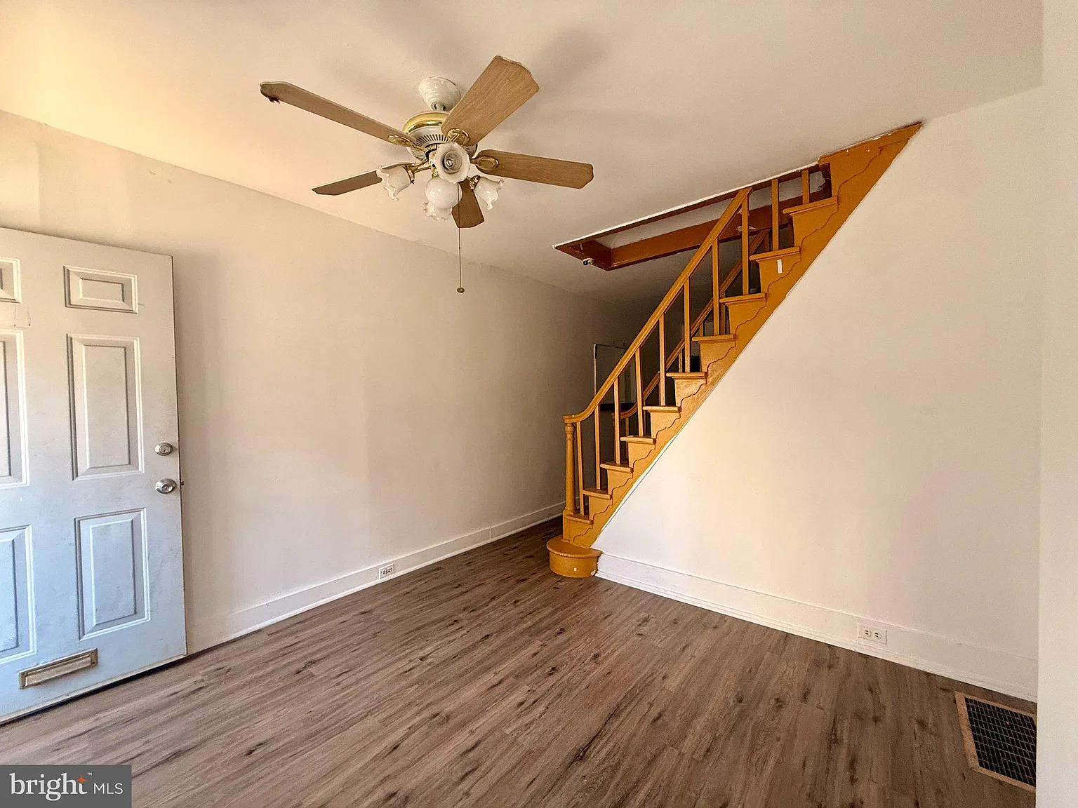 2 bed, 1.5 bath, 672 sqft, $1,350 — Photo 3
