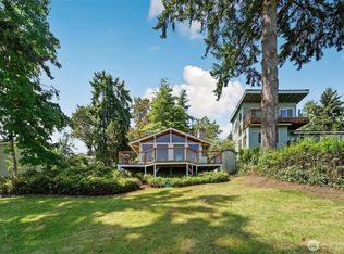 1337 Country Club Dr, Camano Island, WA