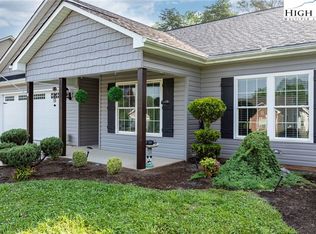 120 Deer Creek Dr, Hudson, NC 28638