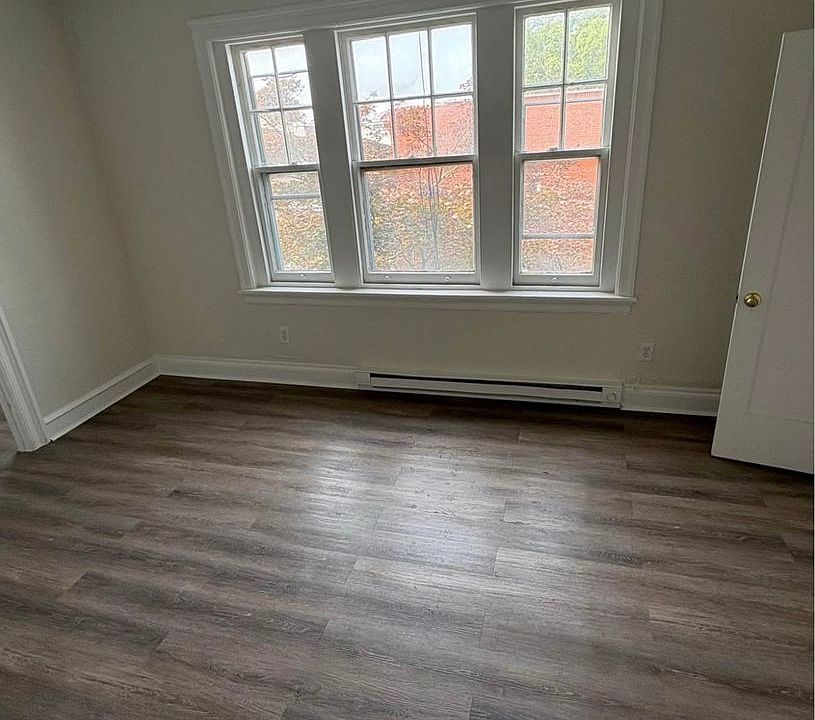 1st image of 409 Walnut St #9