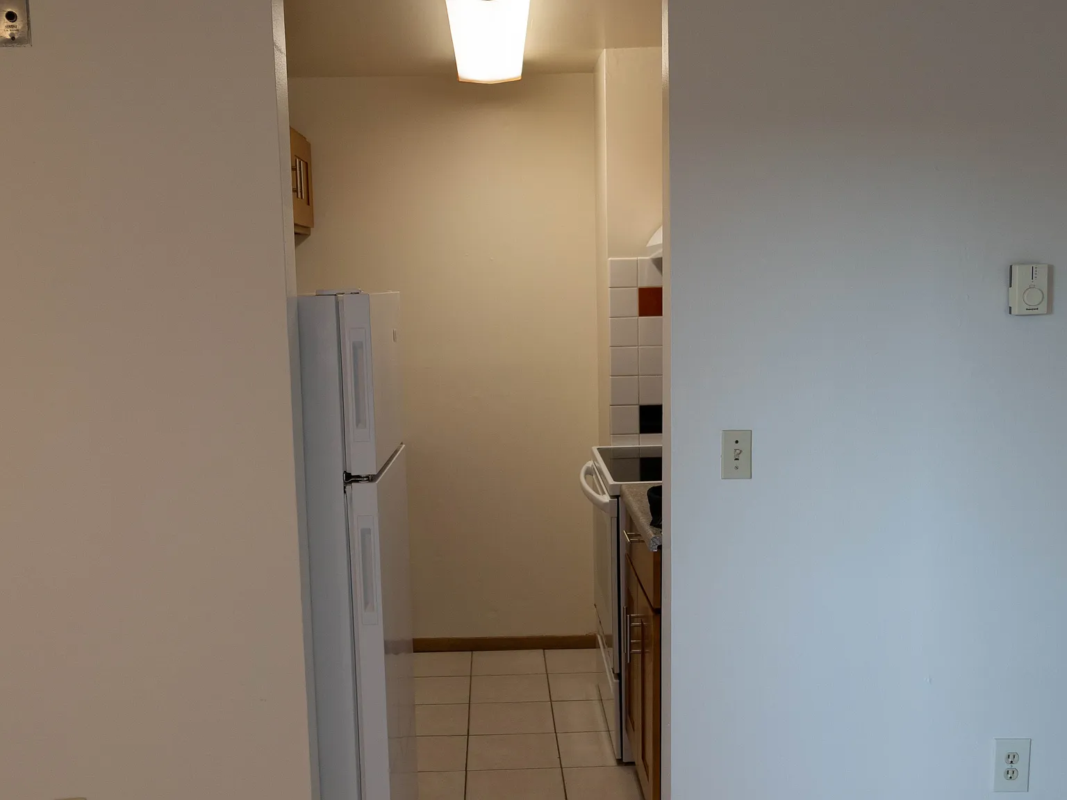 2 bed, 750 sqft, $1,999 — Photo 3