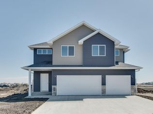 6810 32nd St S, Fargo, ND 58104