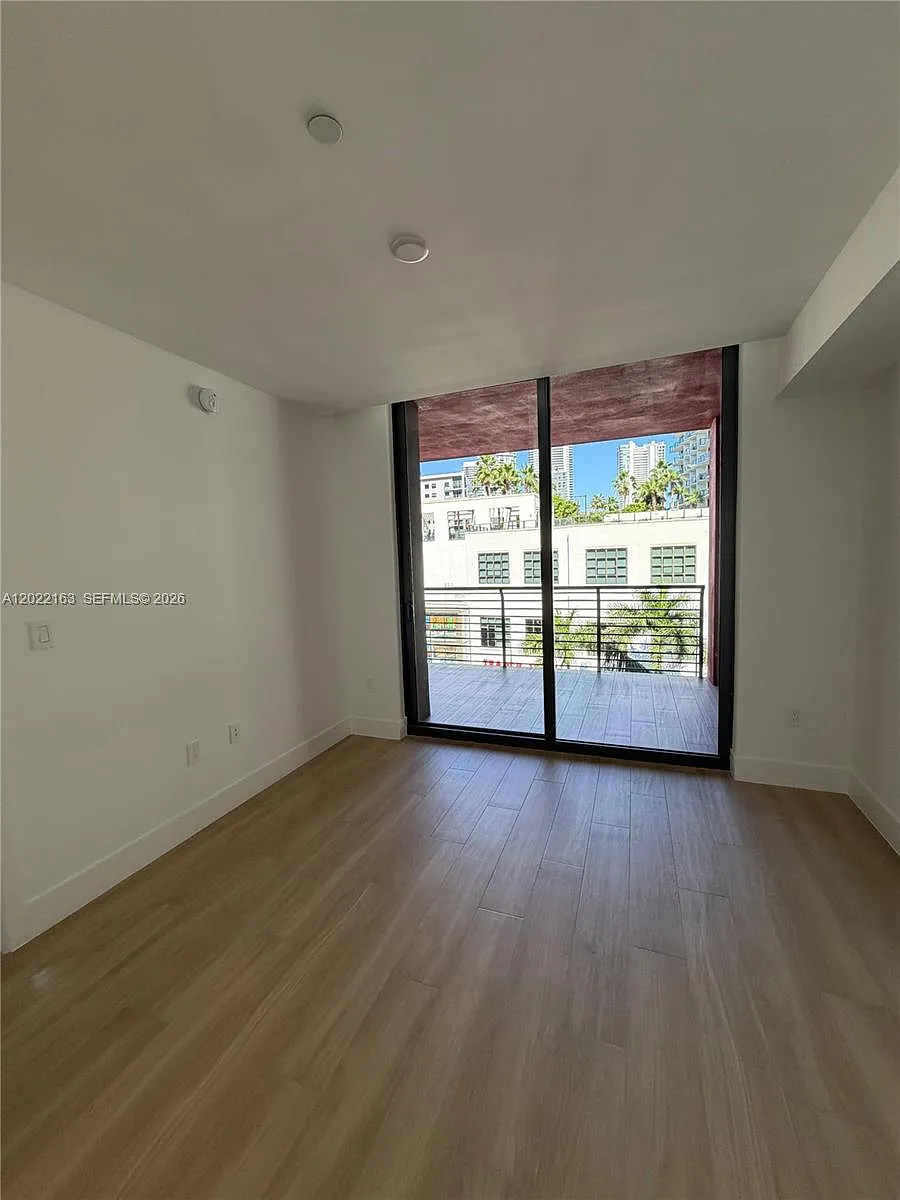 Building Photo - 90 NE 32nd St #510
