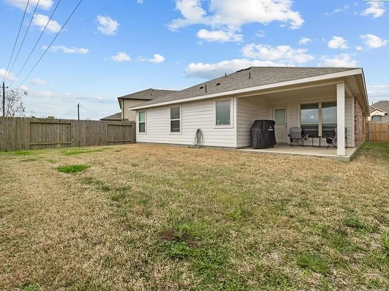 689 Forest Bend Ln — Photo 18