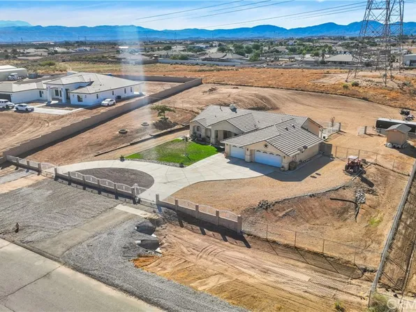 12227 Farmington St, Oak Hills, CA 92344