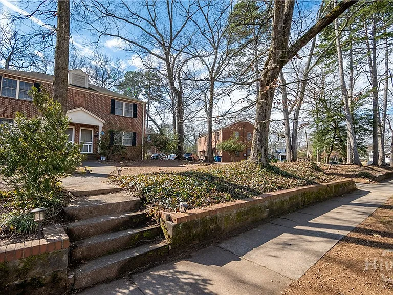 1439 S Milledge Ave — Photo 2