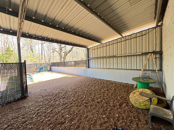 5th image of 920 Ej Henry Rd