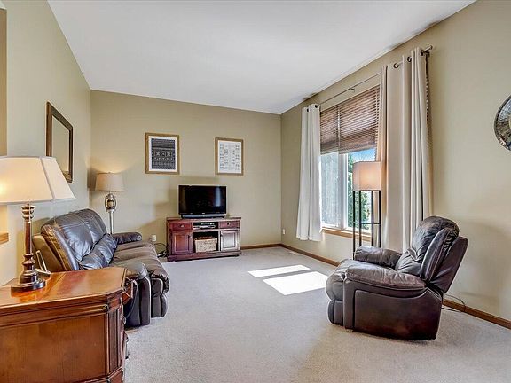 5th image of 305 Rempe Dr
