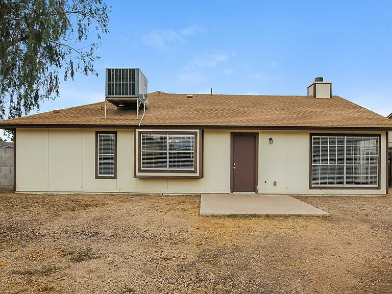 6529 N 74th Dr — Photo 16