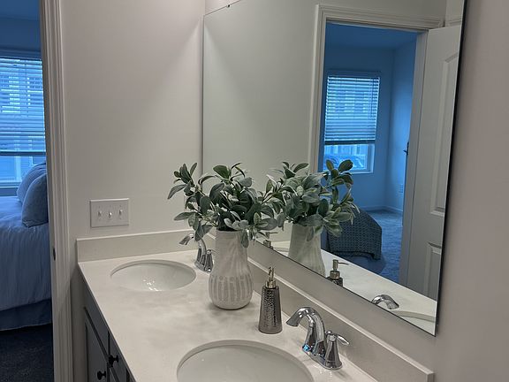 4th image of 230 Banbury Dr