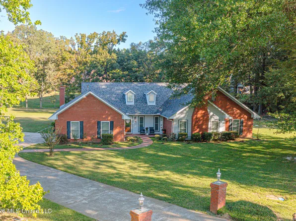 4313 Bishop Dr, Vicksburg, MS 39180