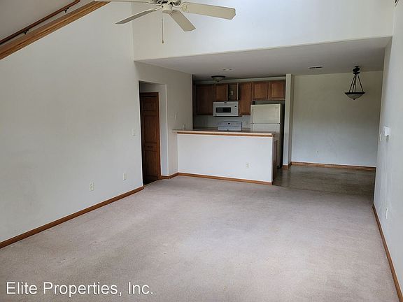 3rd image of 3053 W Drexel Ave Unit 118