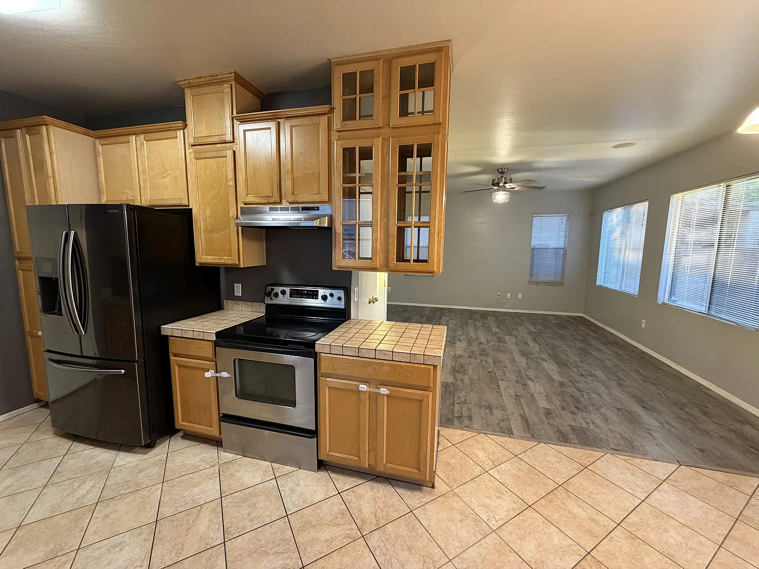 3 bed, 2.5 bath, 1616 sqft, $2,025 — Photo 4