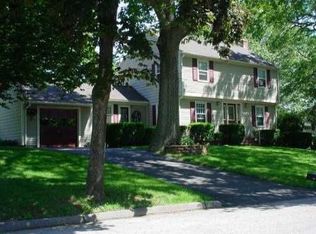 35 Walker Rd, Warwick, RI 02889