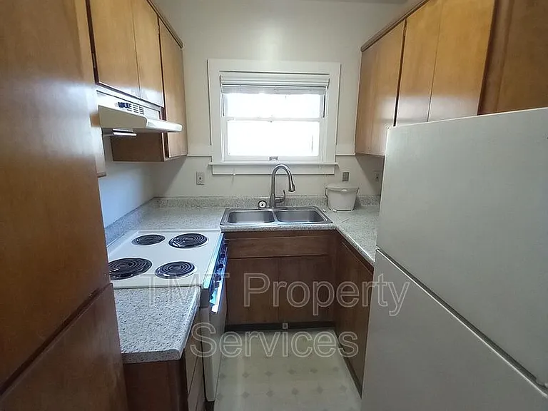 1019 H St #11 — Photo 4