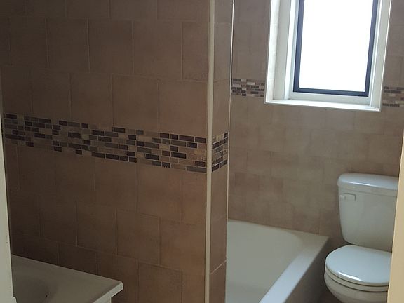 5th image of 615 E 228th St
