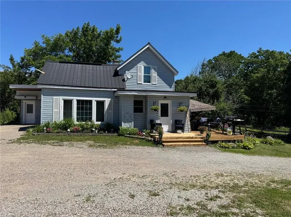 1104 Sandy Bay Rd, Penetanguishene, ON L9M 2A7