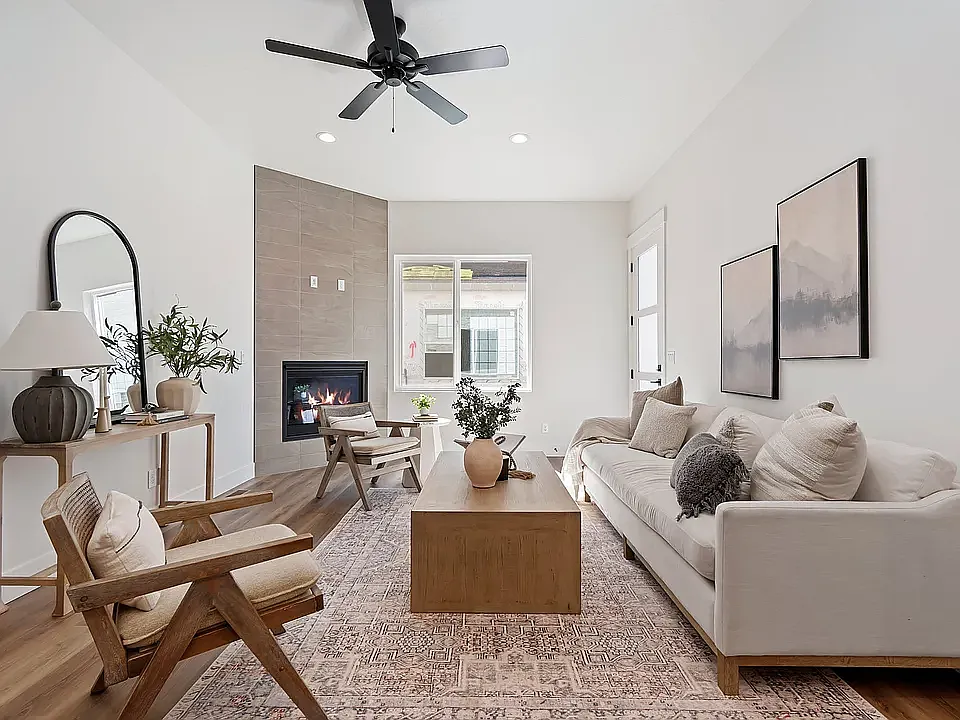 3 bed, 2.5 bath, 1631 sqft, $2,500 — Photo 3