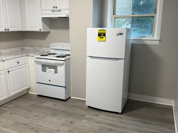 17 Hampden St #1, Westfield, MA 01085