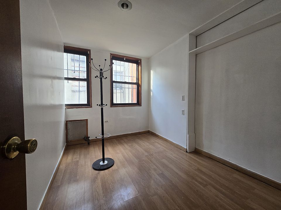 2nd image of 23 Essex St #8