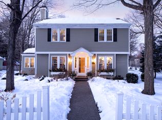 19100 Azure Rd, Deephaven, MN 55391