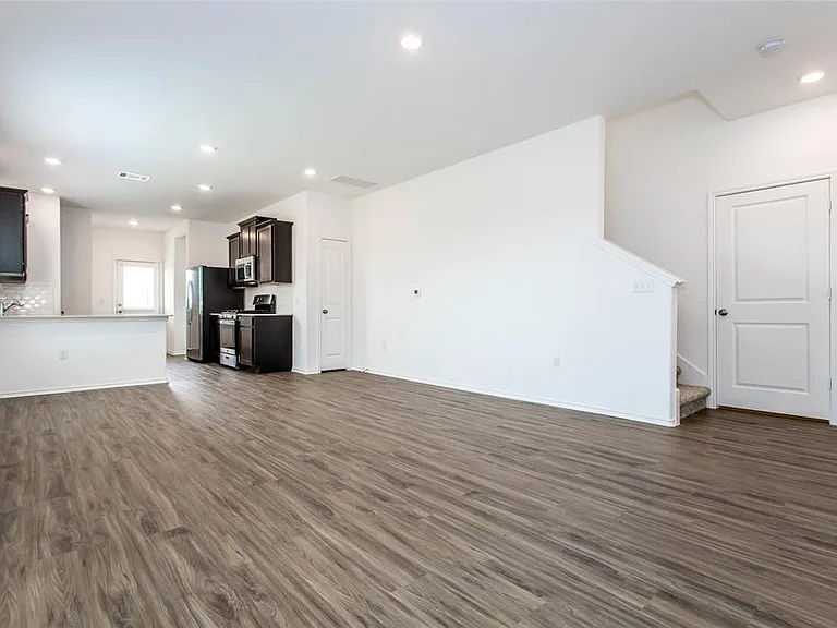 7305 Spotted Leaf Way — Photo 3